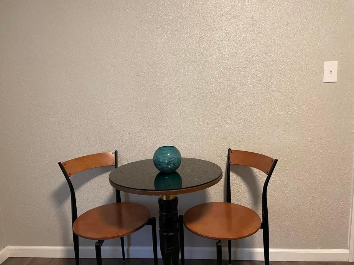 Nightshade Bnb Anchorage Ngoại thất bức ảnh