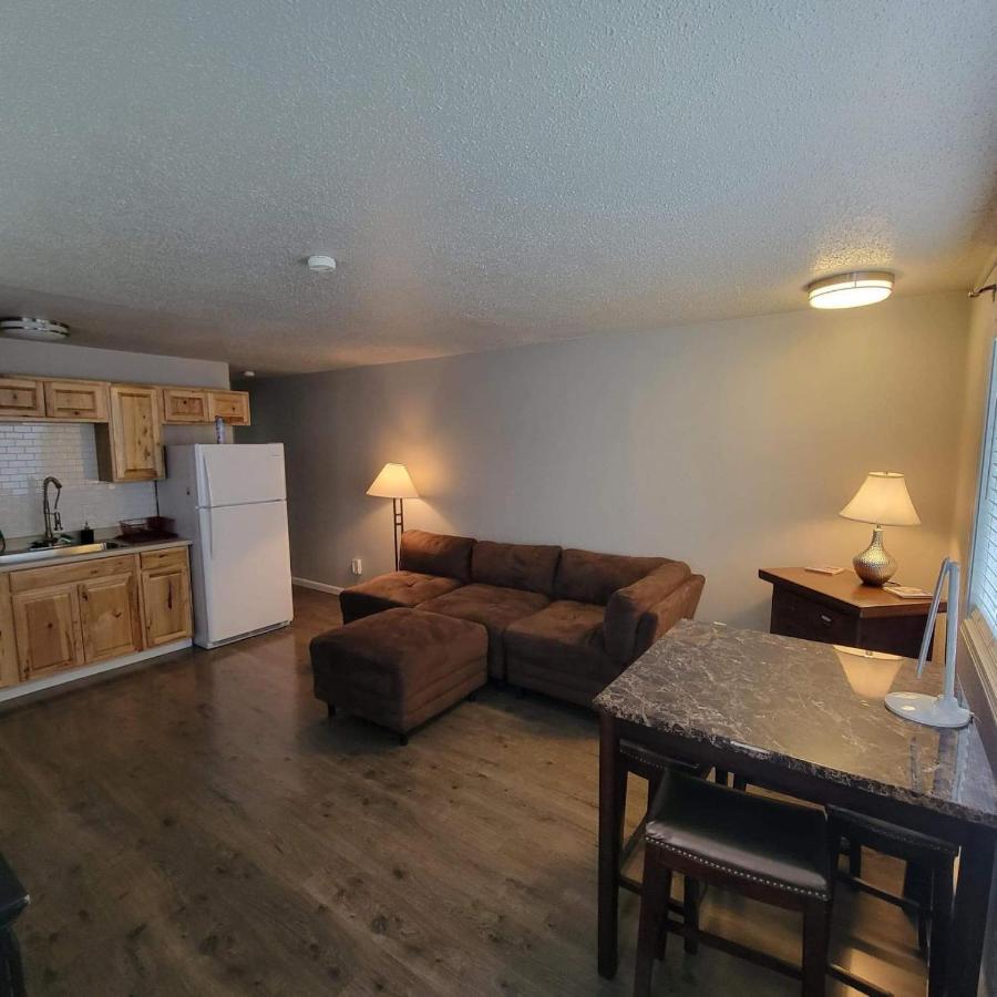 Nightshade Bnb Anchorage Ngoại thất bức ảnh